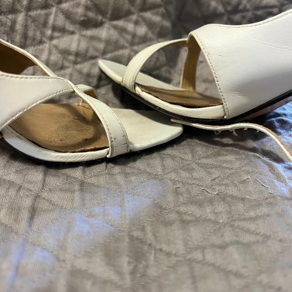 5/ $25 Colin Stuart white square toe sandals 7 - Picture 4 of 9